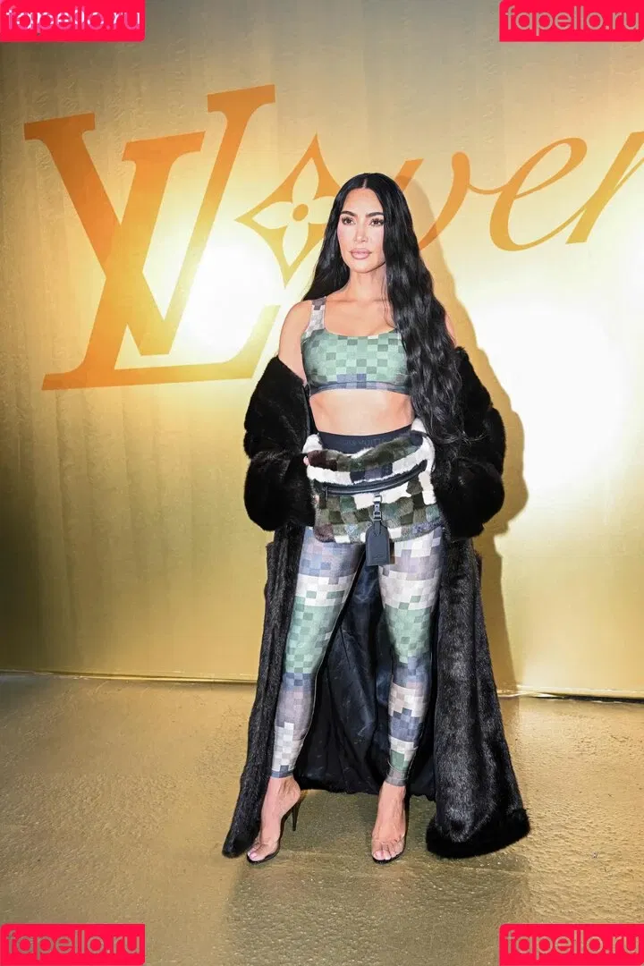 Kim Kardashian / kimkadarshian / kimkardashian Onlyfans Photo Gallery 