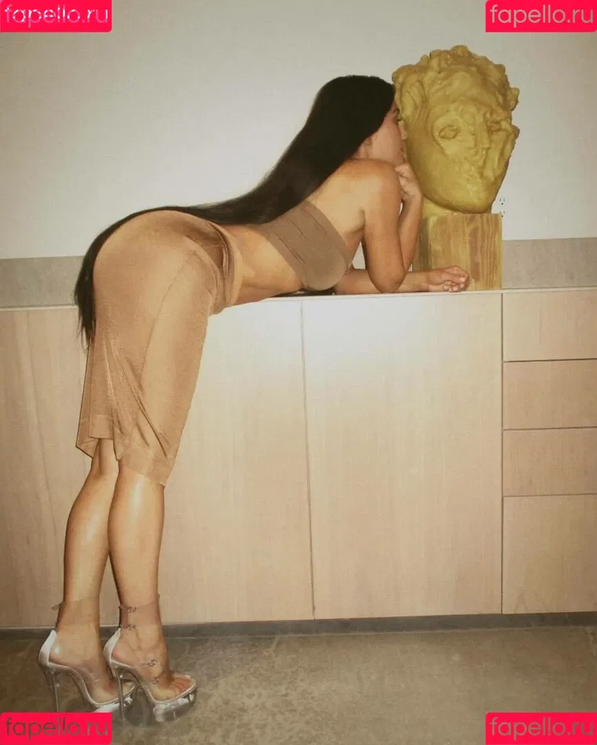 Kim Kardashian / kimkadarshian / kimkardashian Onlyfans Photo Gallery 