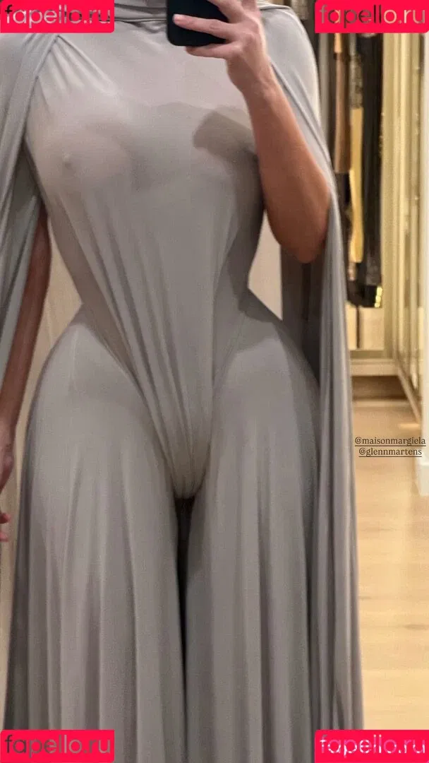 Kim Kardashian / kimkadarshian / kimkardashian Onlyfans Photo Gallery 