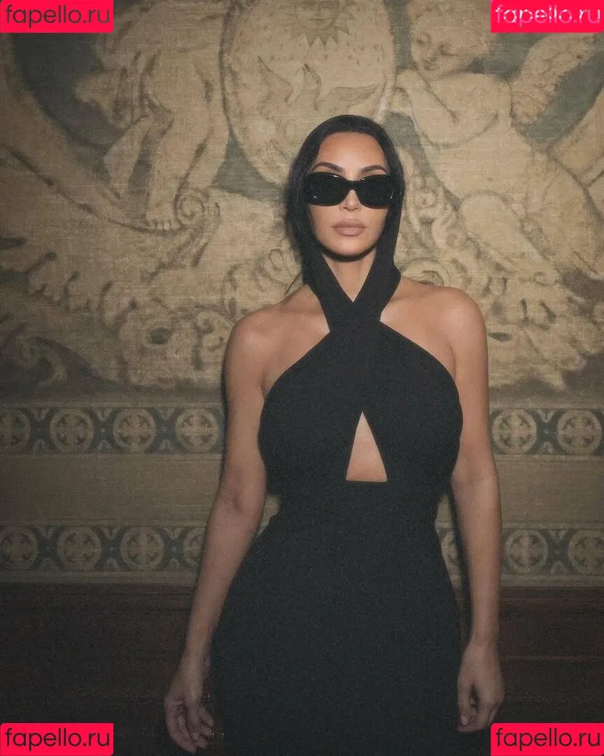 Kim Kardashian / kimkadarshian / kimkardashian Onlyfans Photo Gallery 