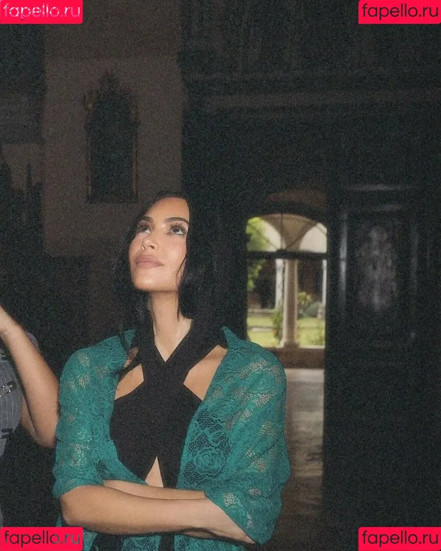 Kim Kardashian / kimkadarshian / kimkardashian Onlyfans Photo Gallery 