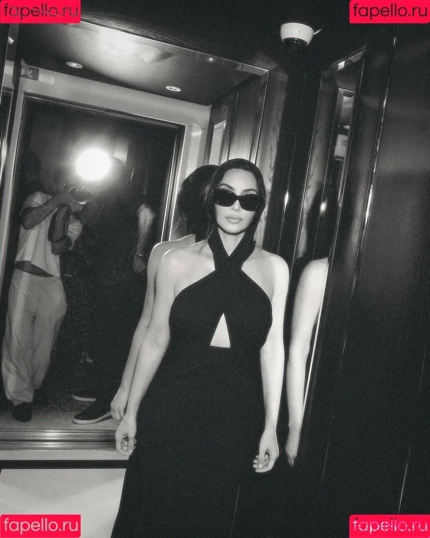Kim Kardashian / kimkadarshian / kimkardashian Onlyfans Photo Gallery 