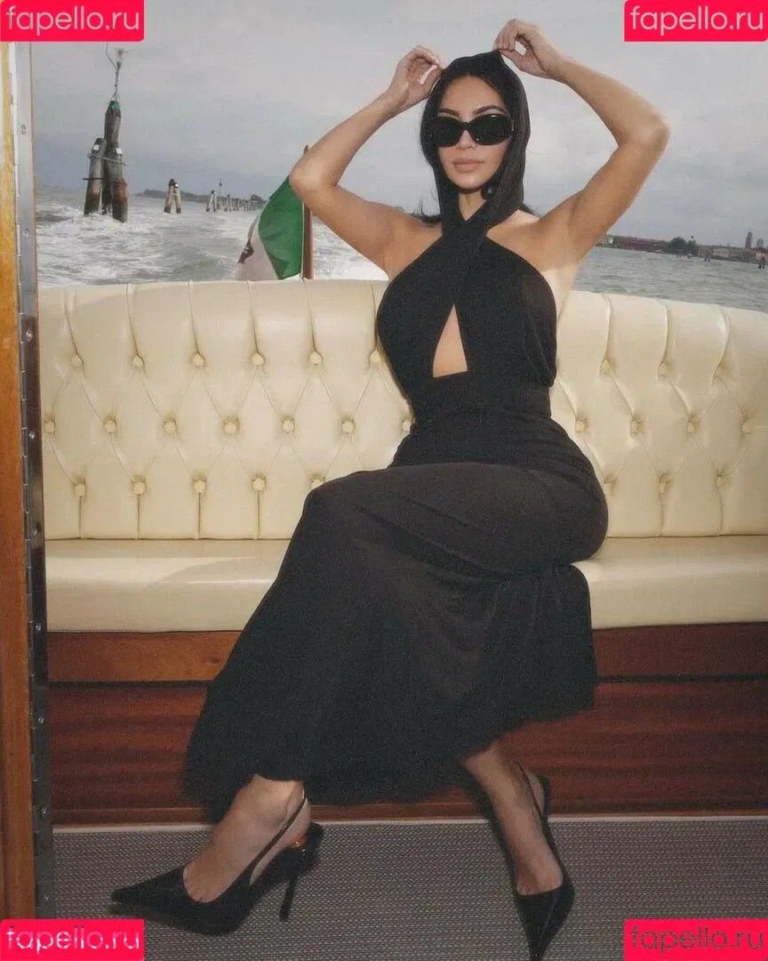 Kim Kardashian / kimkadarshian / kimkardashian Onlyfans Photo Gallery 