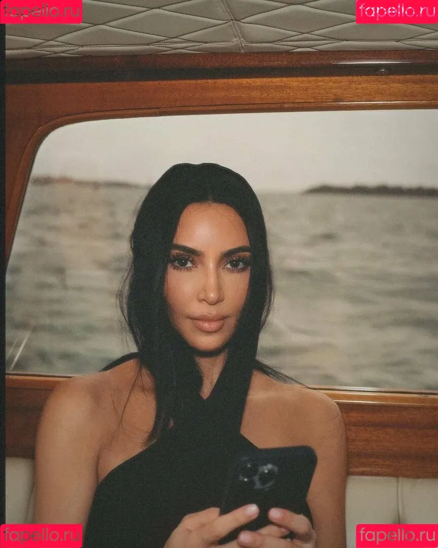 Kim Kardashian / kimkadarshian / kimkardashian Onlyfans Photo Gallery 