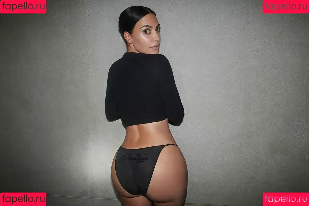 Kim Kardashian / kimkadarshian / kimkardashian Onlyfans Photo Gallery 