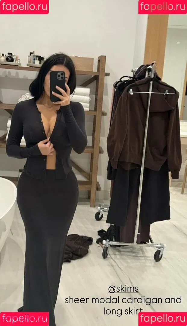 Kim Kardashian / kimkadarshian / kimkardashian Onlyfans Photo Gallery 