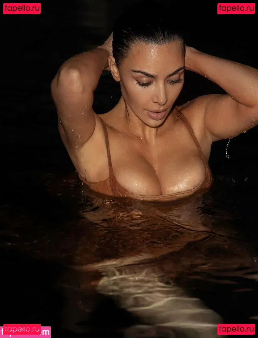 Kim Kardashian / kimkadarshian / kimkardashian Onlyfans Photo Gallery 