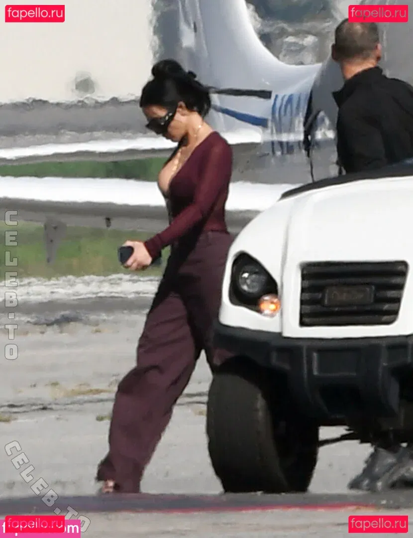 Kim Kardashian / kimkadarshian / kimkardashian Onlyfans Photo Gallery 