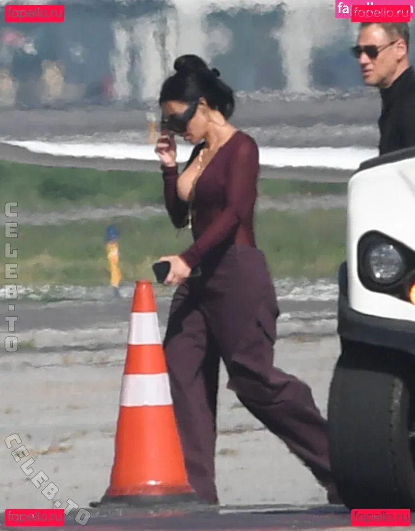 Kim Kardashian / kimkadarshian / kimkardashian Onlyfans Photo Gallery 