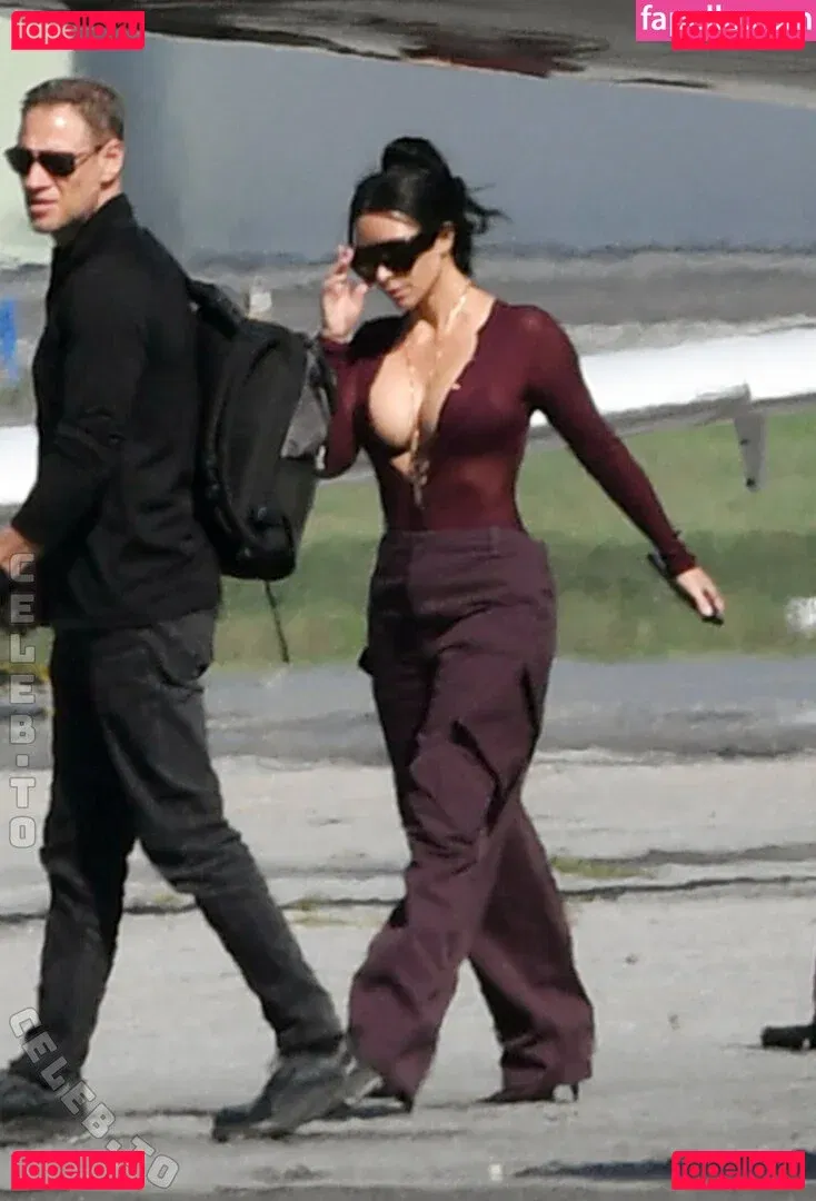 Kim Kardashian / kimkadarshian / kimkardashian Onlyfans Photo Gallery 