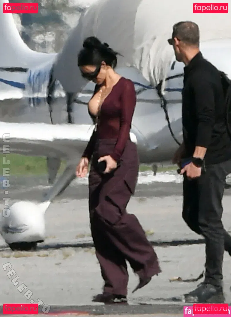 Kim Kardashian / kimkadarshian / kimkardashian Onlyfans Photo Gallery 