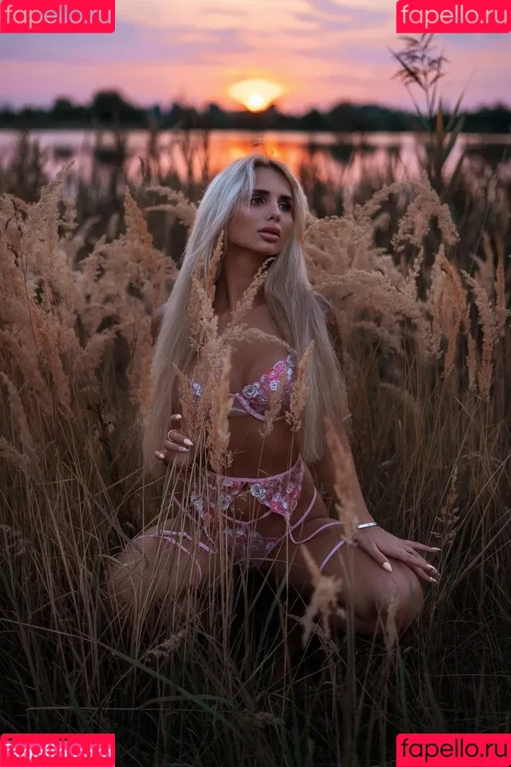 KinkySophiee / kinky_sophiee Onlyfans Photo Gallery 