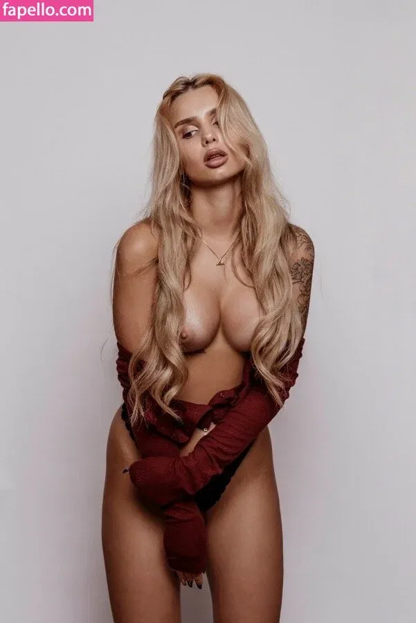 KinkySophiee / kinky_sophiee Onlyfans Photo Gallery 