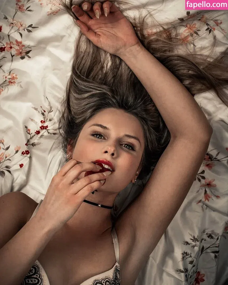 KinkySophiee / kinky_sophiee Onlyfans Photo Gallery 