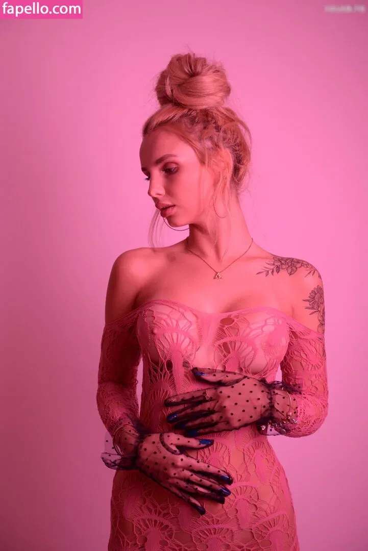 KinkySophiee / kinky_sophiee Onlyfans Photo Gallery 