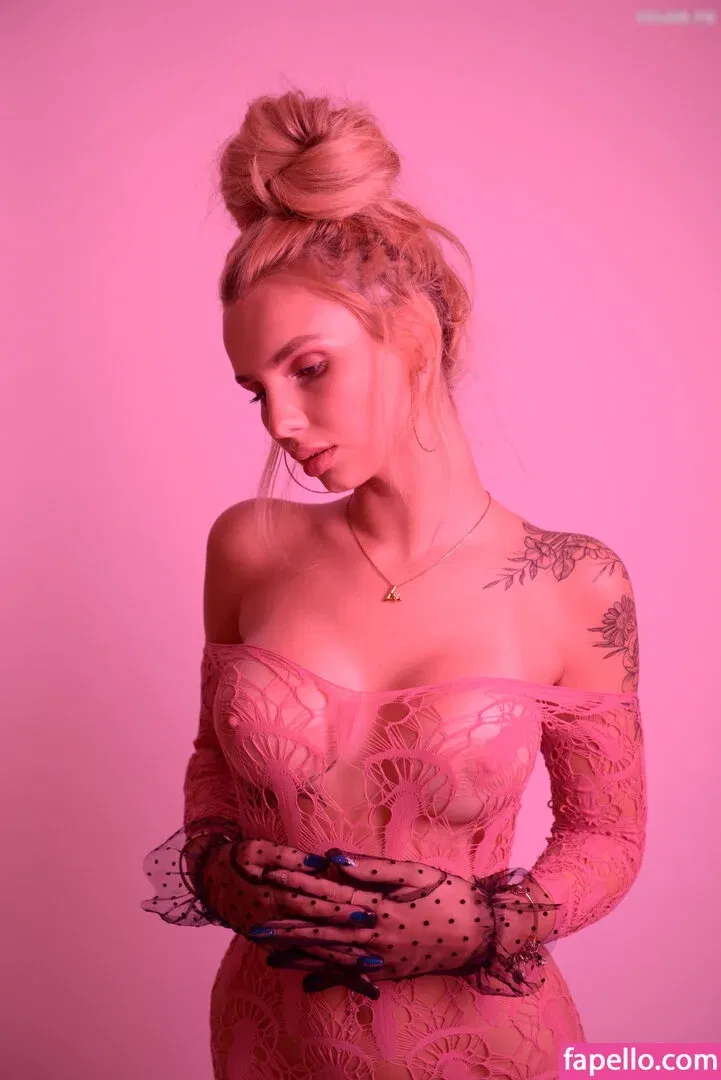 KinkySophiee / kinky_sophiee Onlyfans Photo Gallery 