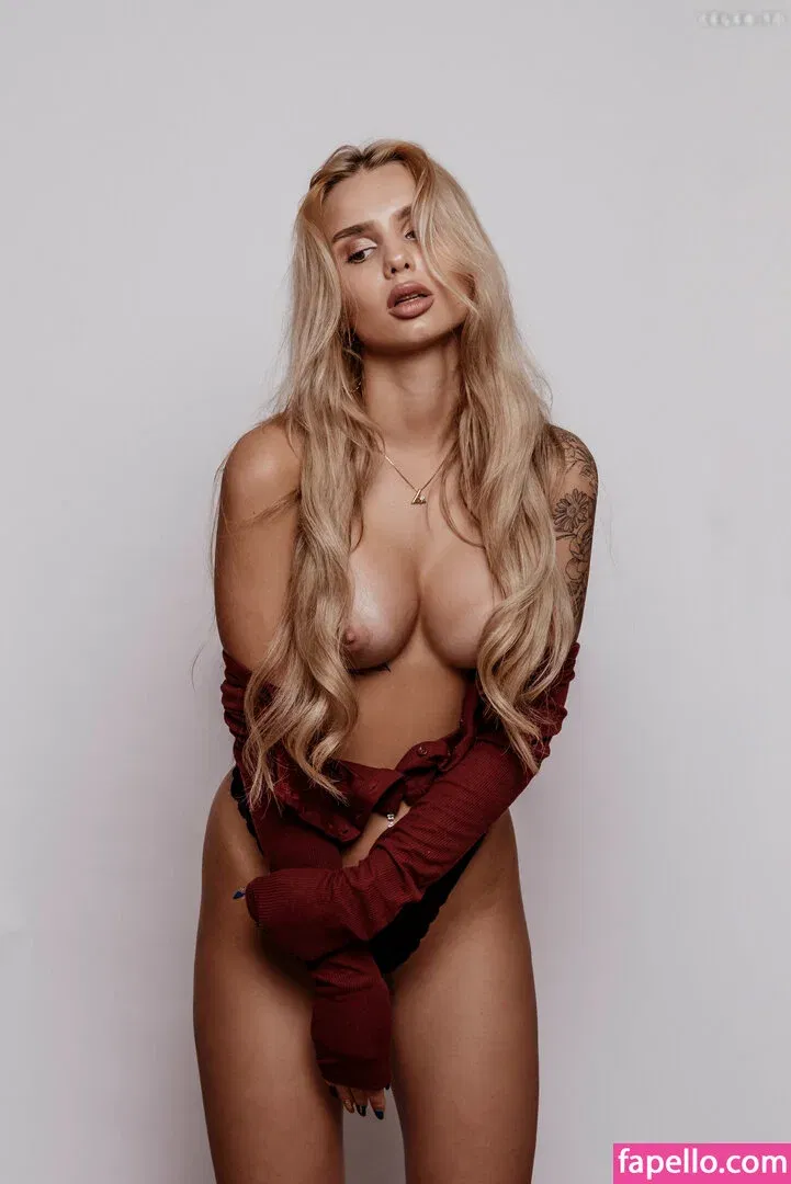 KinkySophiee / kinky_sophiee Onlyfans Photo Gallery 