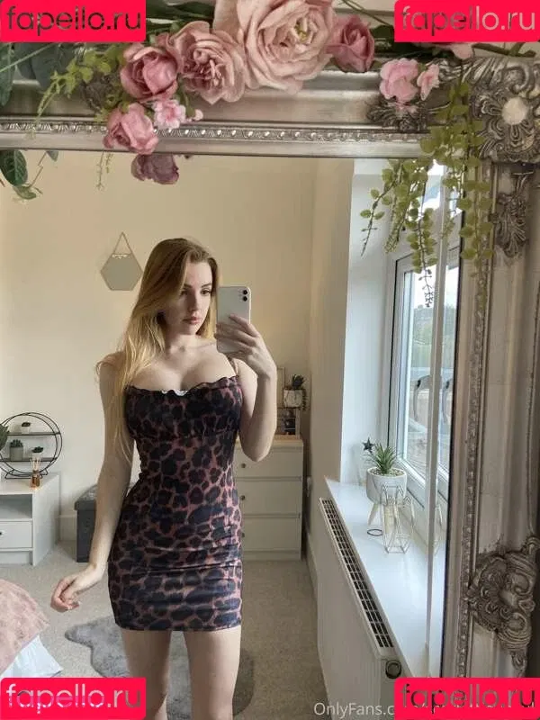Scarlett Jones / https: / scarlettjones00 / scarlettjonesuk / scarletttjonesofficial Onlyfans Photo Gallery 