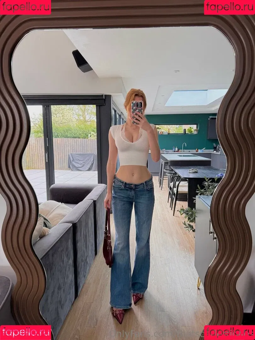 Scarlett Jones / https: / scarlettjones00 / scarlettjonesuk / scarletttjonesofficial Onlyfans Photo Gallery 