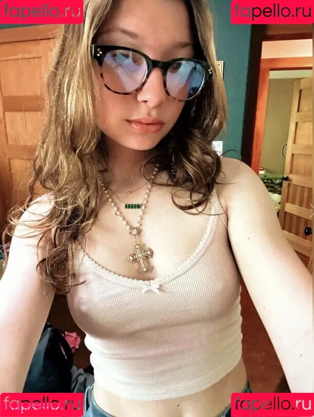 xmadelineo Onlyfans Photo Gallery 