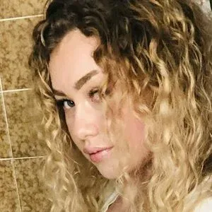 xmadelineo Onlyfans Photo Gallery 