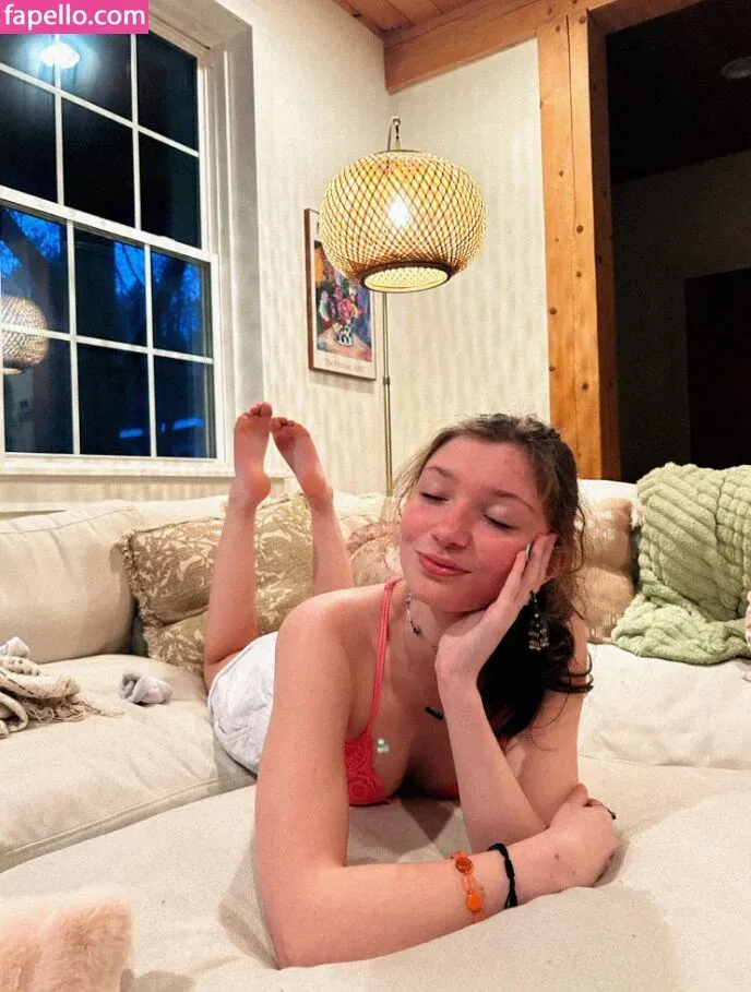 xmadelineo Onlyfans Photo Gallery 