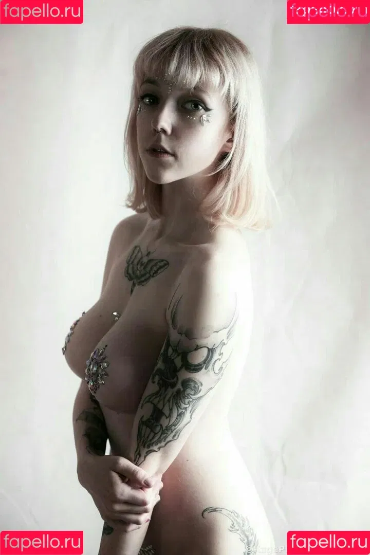 aliceeee_watson / elles / ellesclub / elleslove / oils.elleslove Onlyfans Photo Gallery 