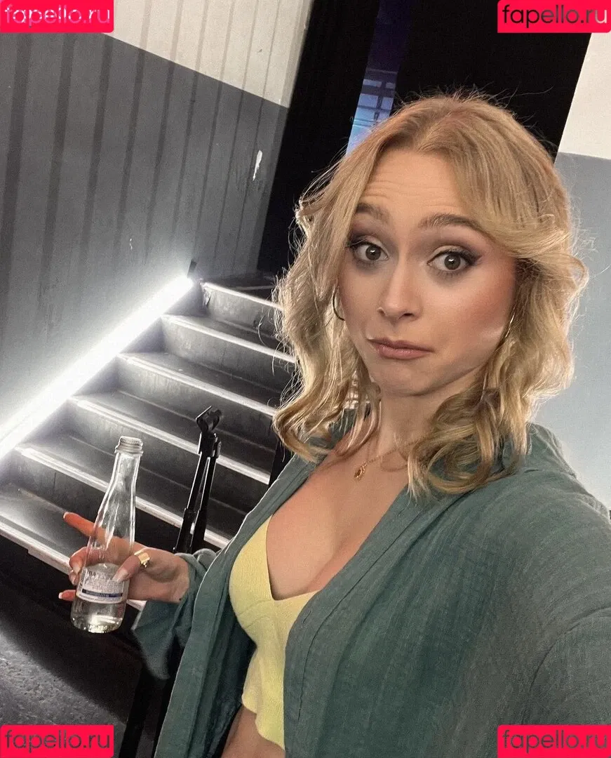 Alina Khani / alinakhani / lifewithaliina Onlyfans Photo Gallery 