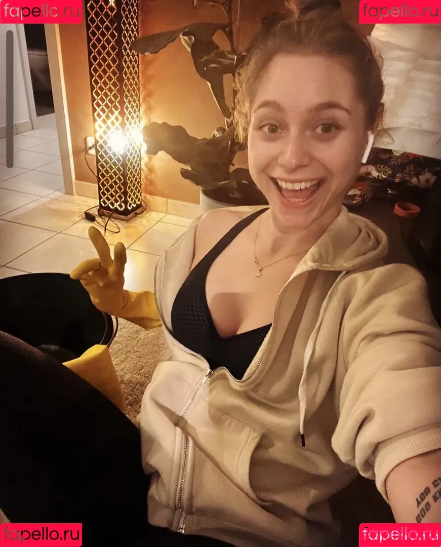 Alina Khani / alinakhani / lifewithaliina Onlyfans Photo Gallery 