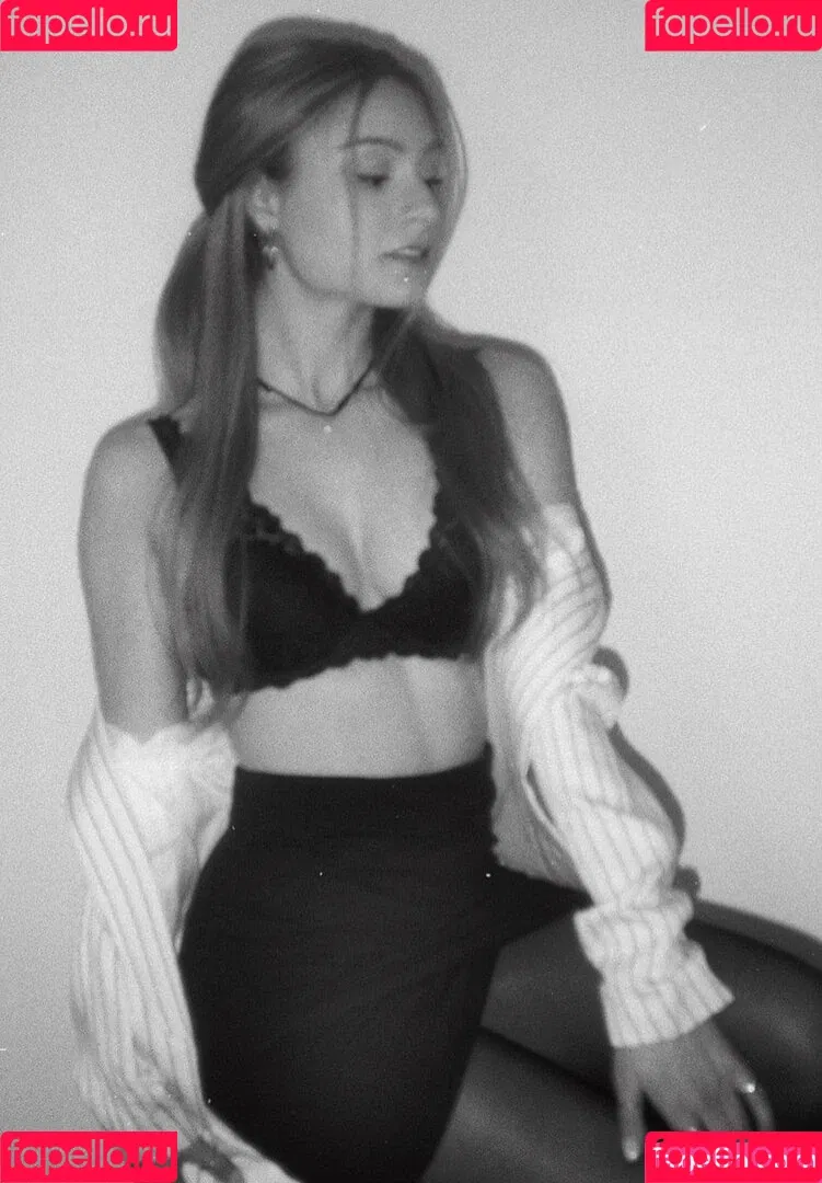 Alina Khani / alinakhani / lifewithaliina Onlyfans Photo Gallery 