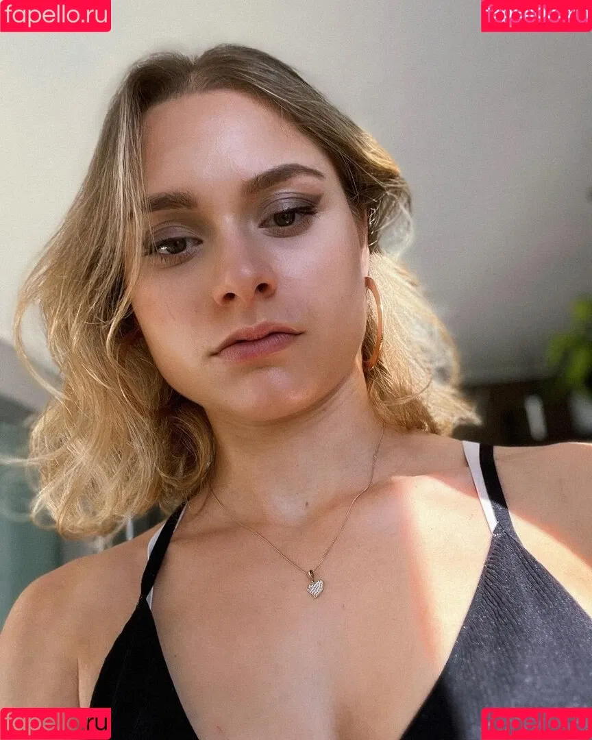 Alina Khani / alinakhani / lifewithaliina Onlyfans Photo Gallery 