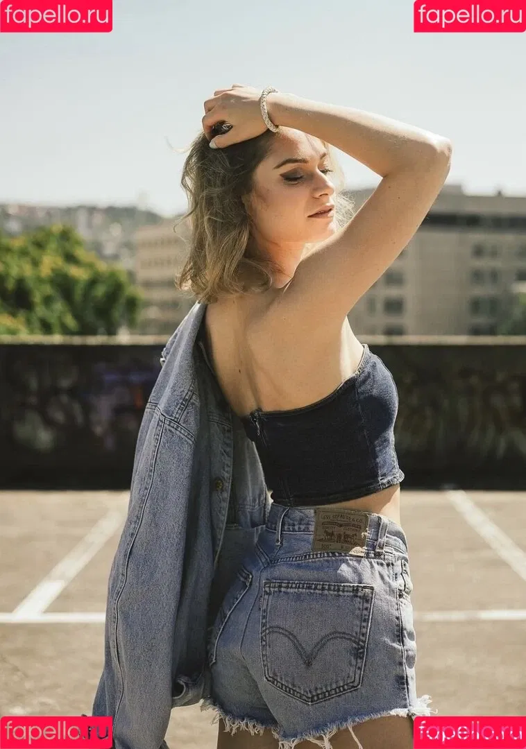 Alina Khani / alinakhani / lifewithaliina Onlyfans Photo Gallery 