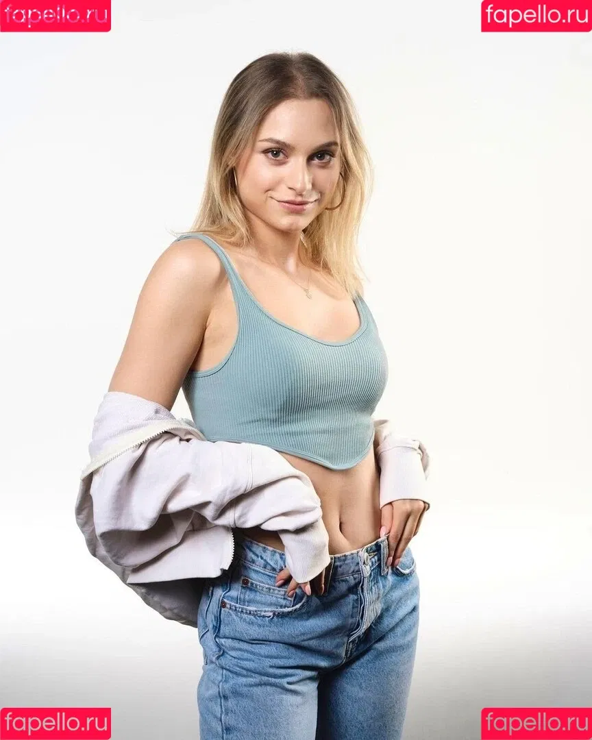 Alina Khani / alinakhani / lifewithaliina Onlyfans Photo Gallery 