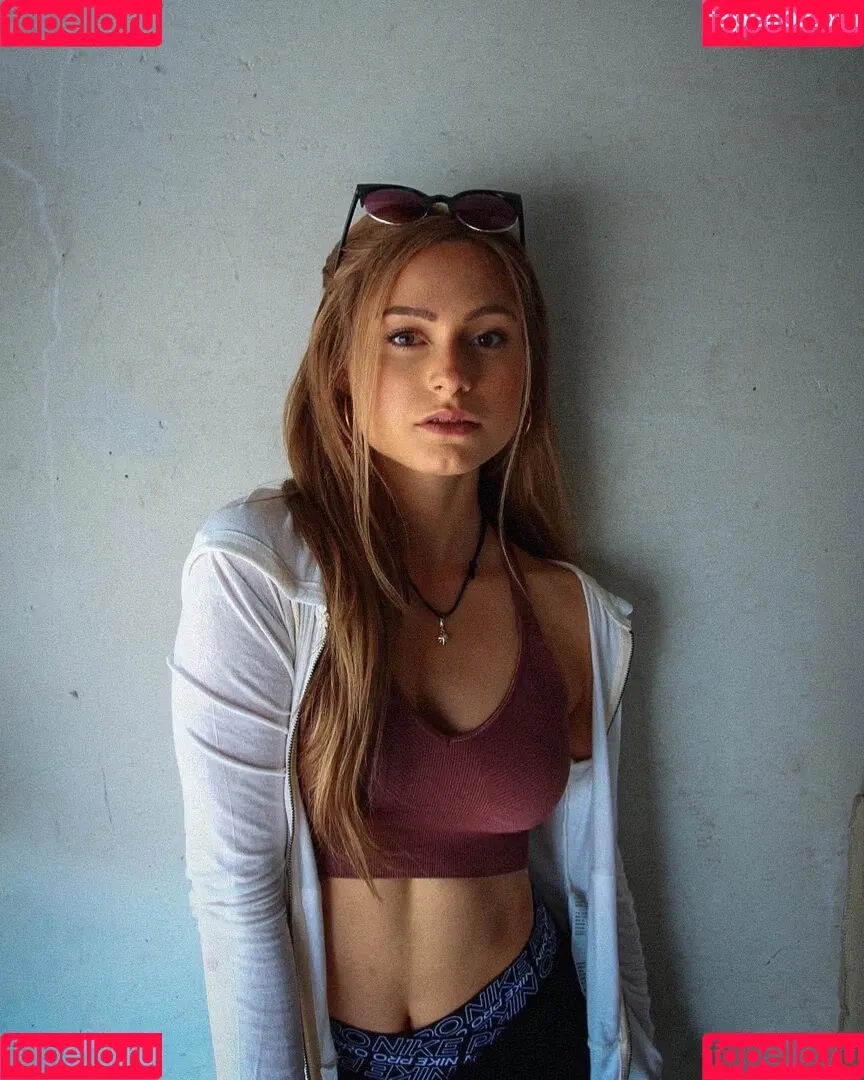 Alina Khani / alinakhani / lifewithaliina Onlyfans Photo Gallery 
