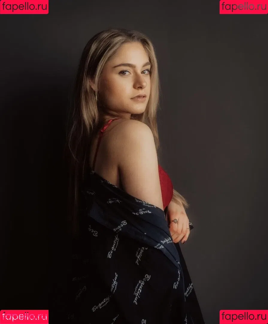 Alina Khani / alinakhani / lifewithaliina Onlyfans Photo Gallery 