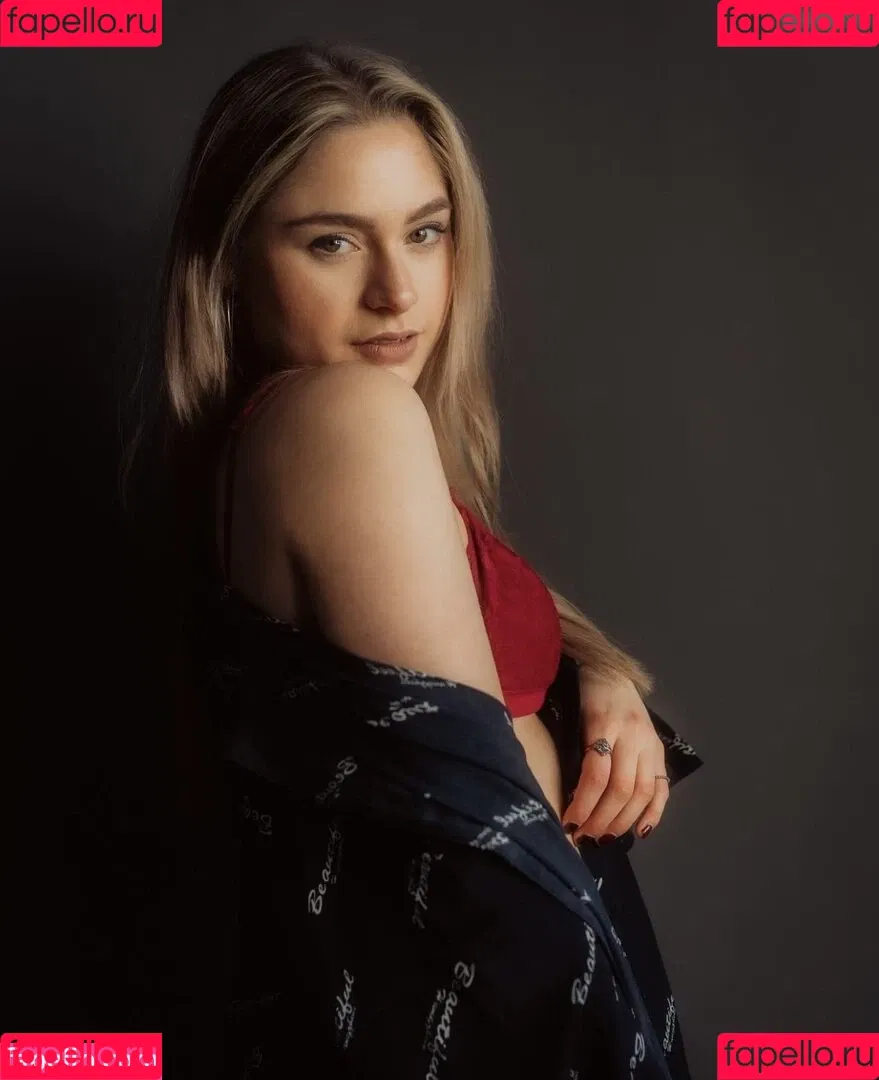 Alina Khani / alinakhani / lifewithaliina Onlyfans Photo Gallery 