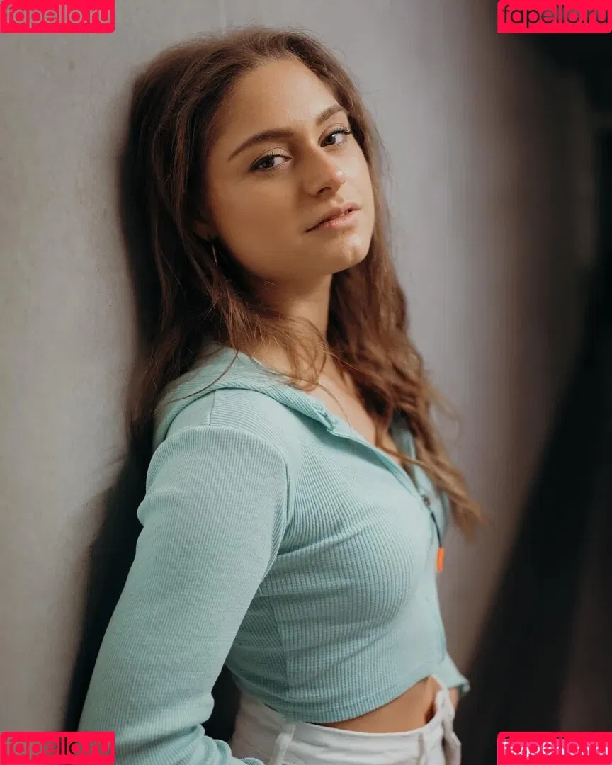 Alina Khani / alinakhani / lifewithaliina Onlyfans Photo Gallery 