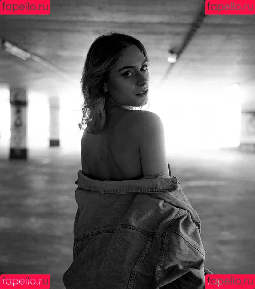 Alina Khani / alinakhani / lifewithaliina Onlyfans Photo Gallery 