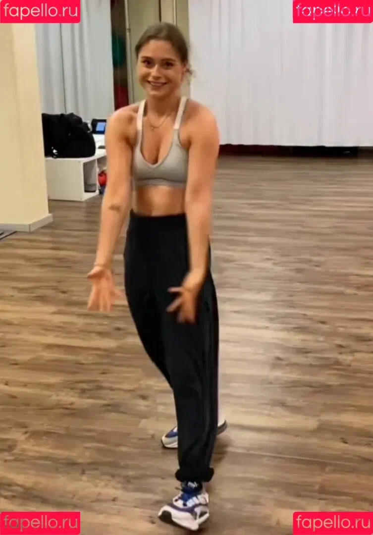 Alina Khani / alinakhani / lifewithaliina Onlyfans Photo Gallery 