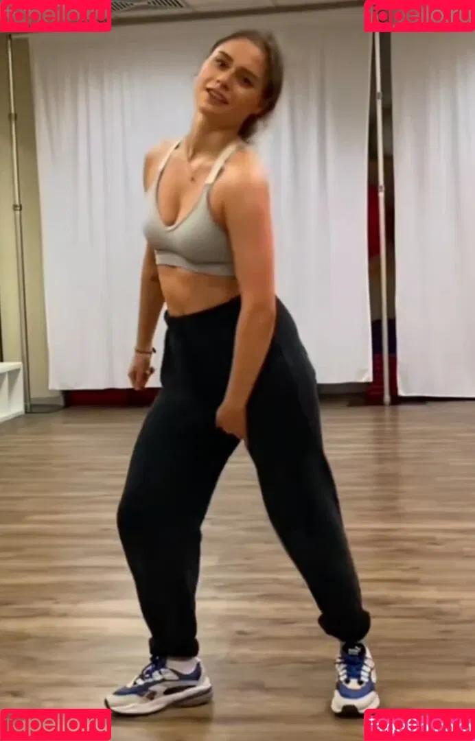 Alina Khani / alinakhani / lifewithaliina Onlyfans Photo Gallery 