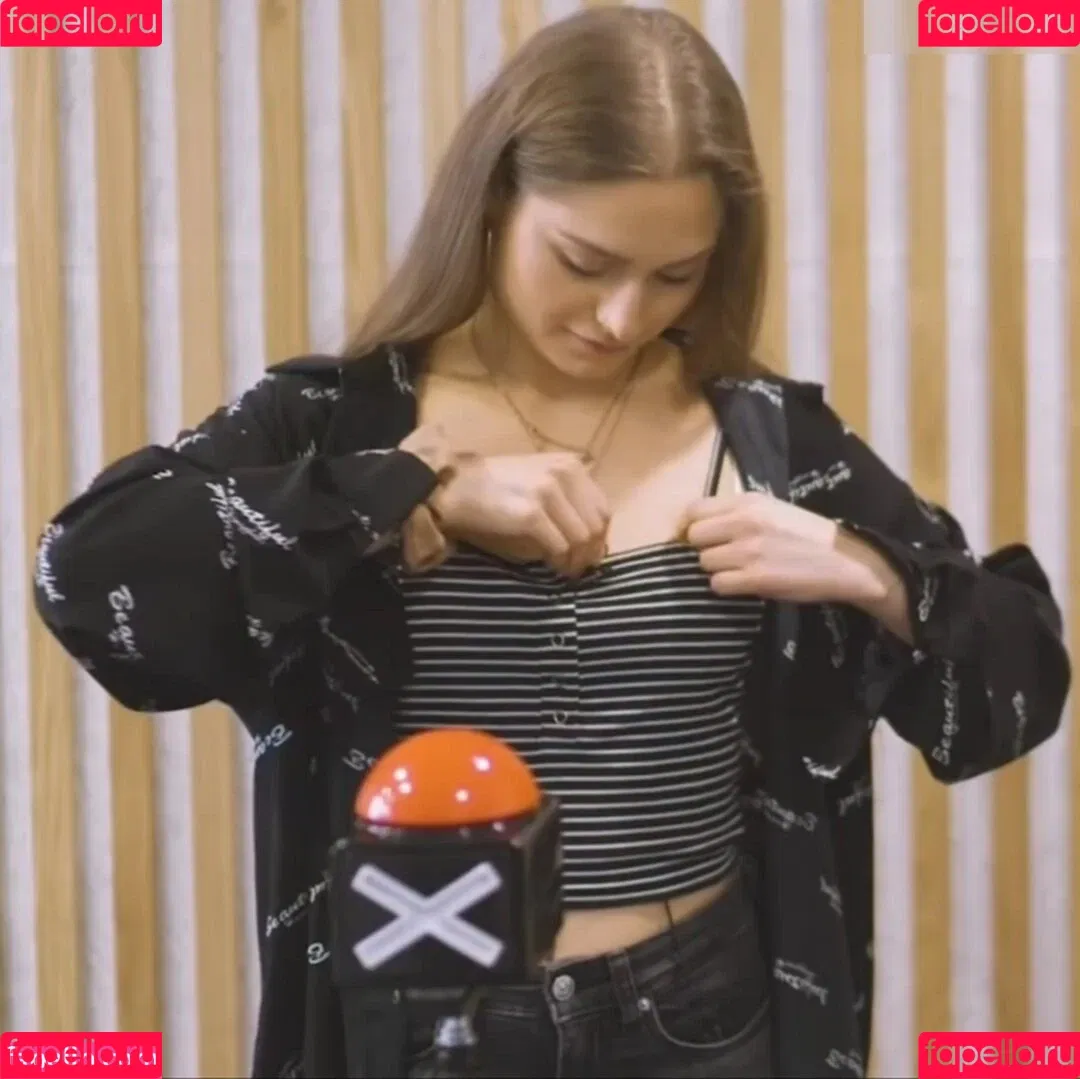 Alina Khani / alinakhani / lifewithaliina Onlyfans Photo Gallery 