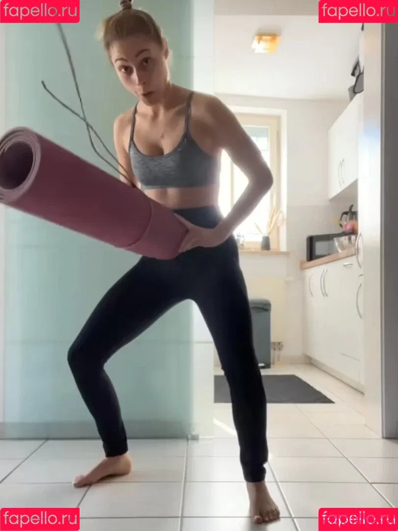 Alina Khani / alinakhani / lifewithaliina Onlyfans Photo Gallery 