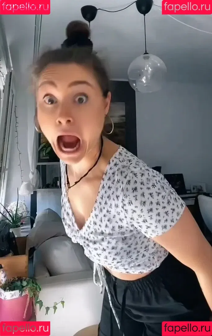 Alina Khani / alinakhani / lifewithaliina Onlyfans Photo Gallery 