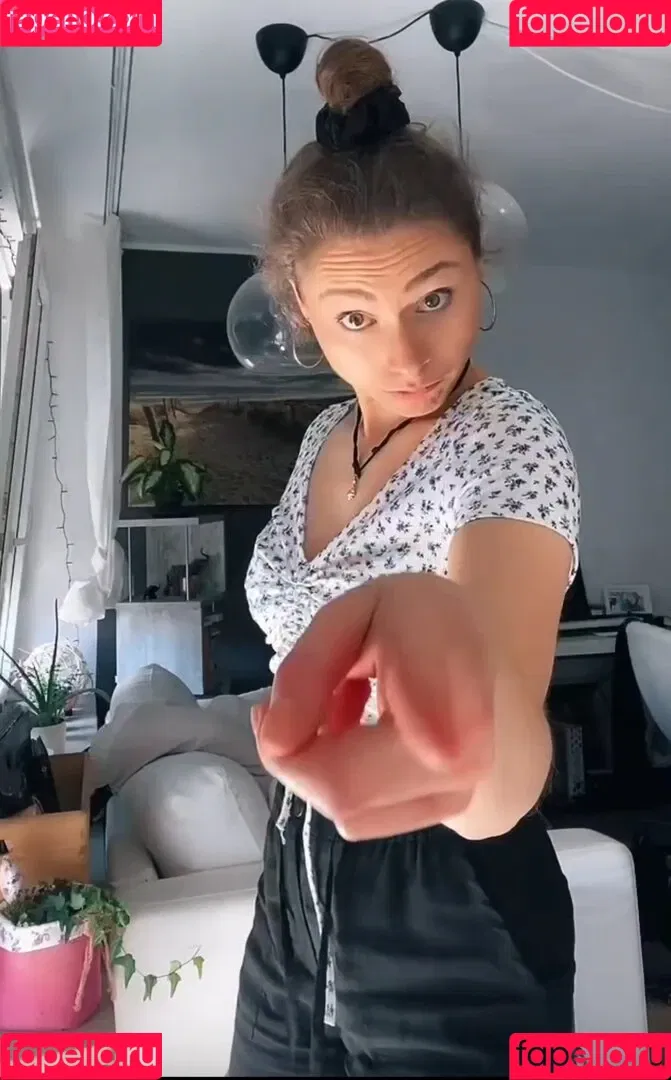 Alina Khani / alinakhani / lifewithaliina Onlyfans Photo Gallery 