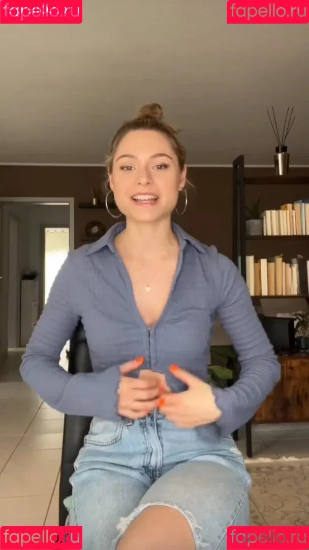 Alina Khani / alinakhani / lifewithaliina Onlyfans Photo Gallery 