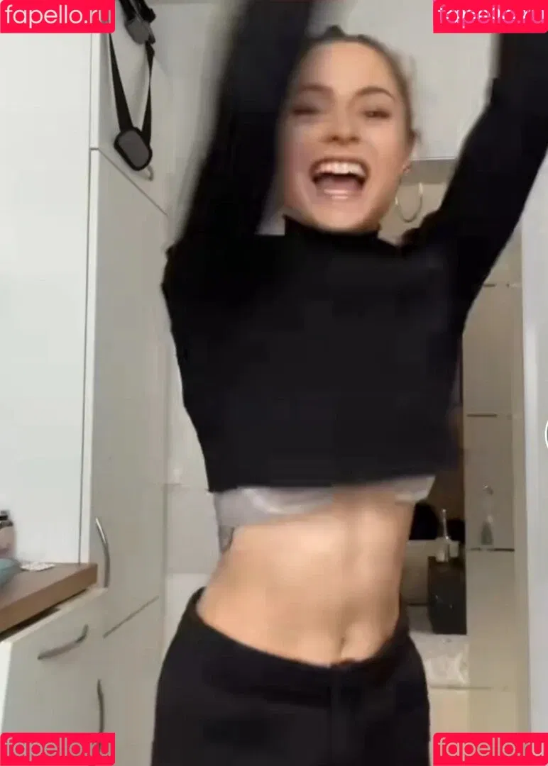 Alina Khani / alinakhani / lifewithaliina Onlyfans Photo Gallery 