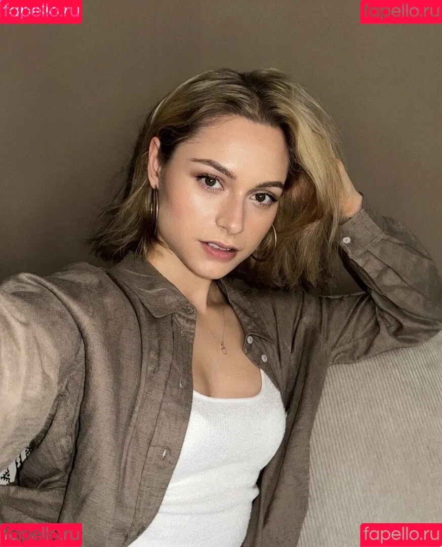 Alina Khani / alinakhani / lifewithaliina Onlyfans Photo Gallery 