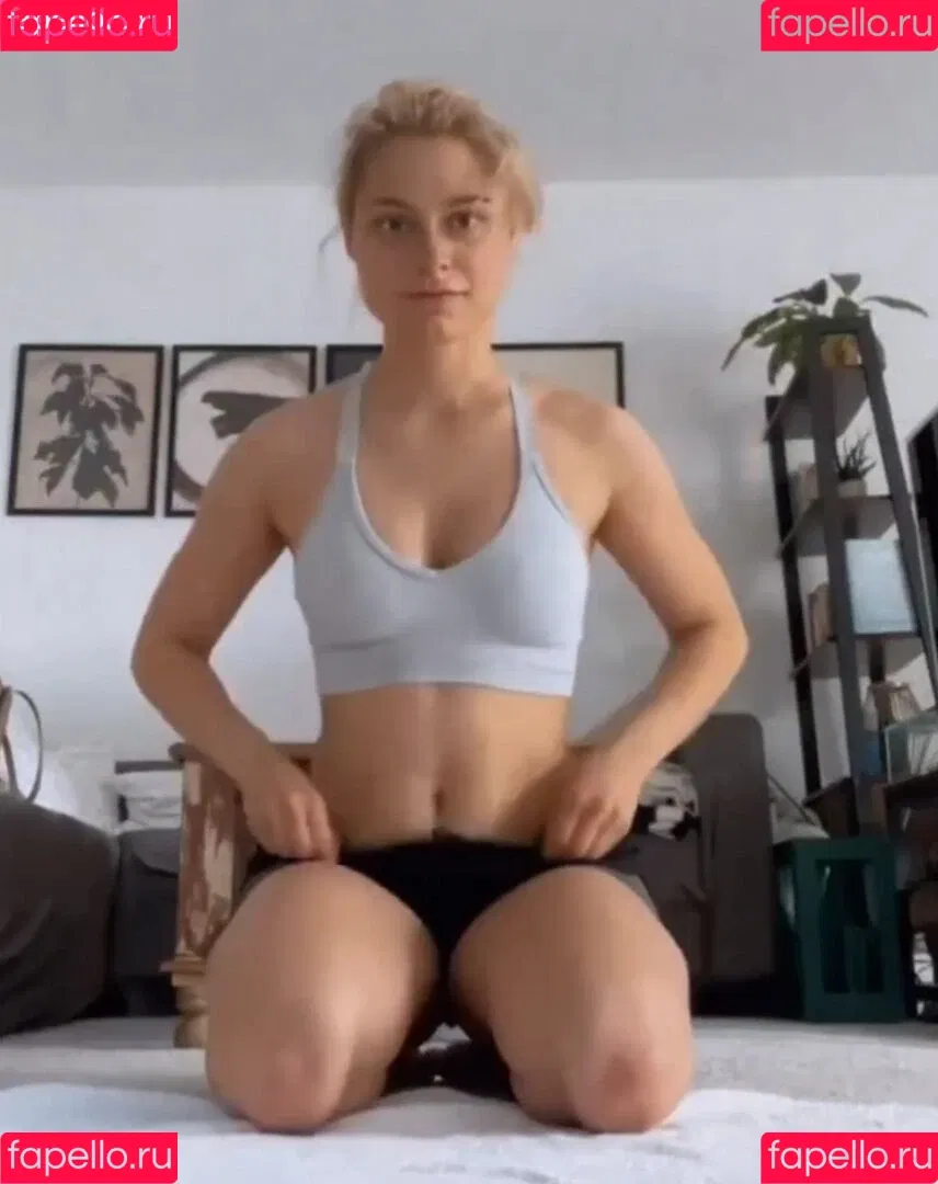 Alina Khani / alinakhani / lifewithaliina Onlyfans Photo Gallery 