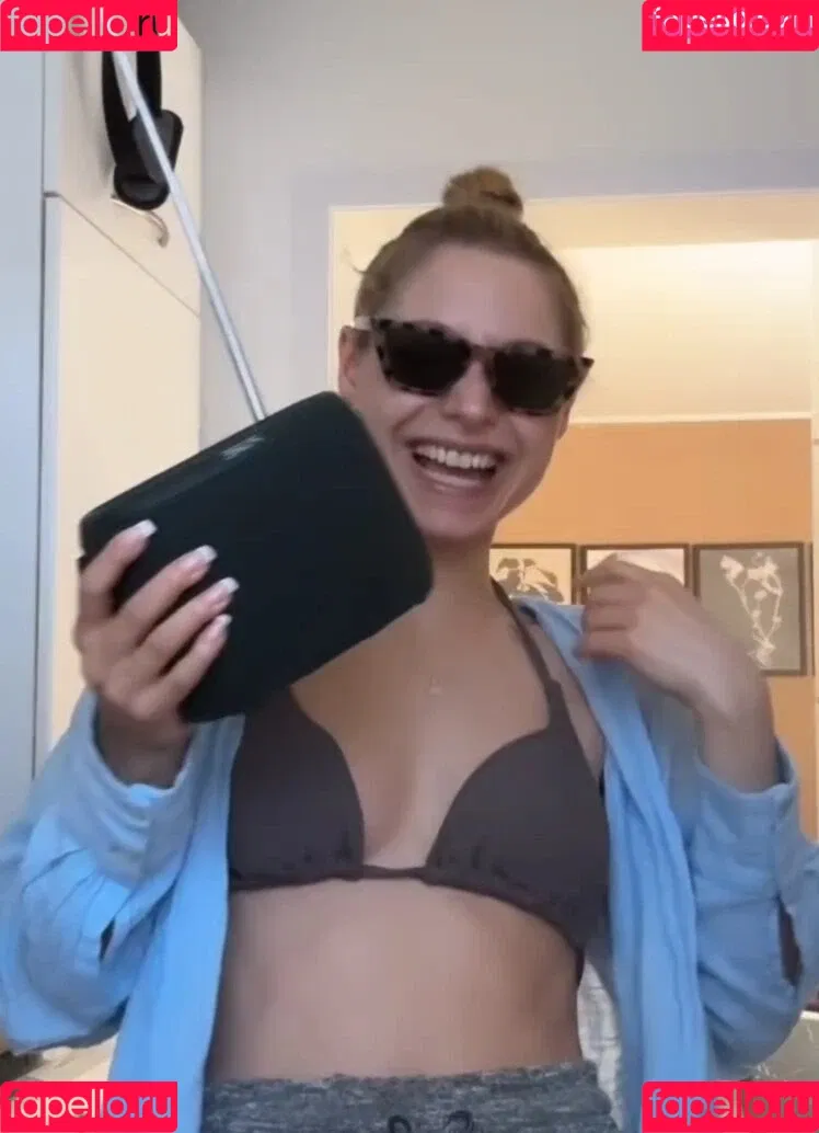 Alina Khani / alinakhani / lifewithaliina Onlyfans Photo Gallery 