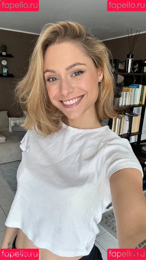 Alina Khani / alinakhani / lifewithaliina Onlyfans Photo Gallery 